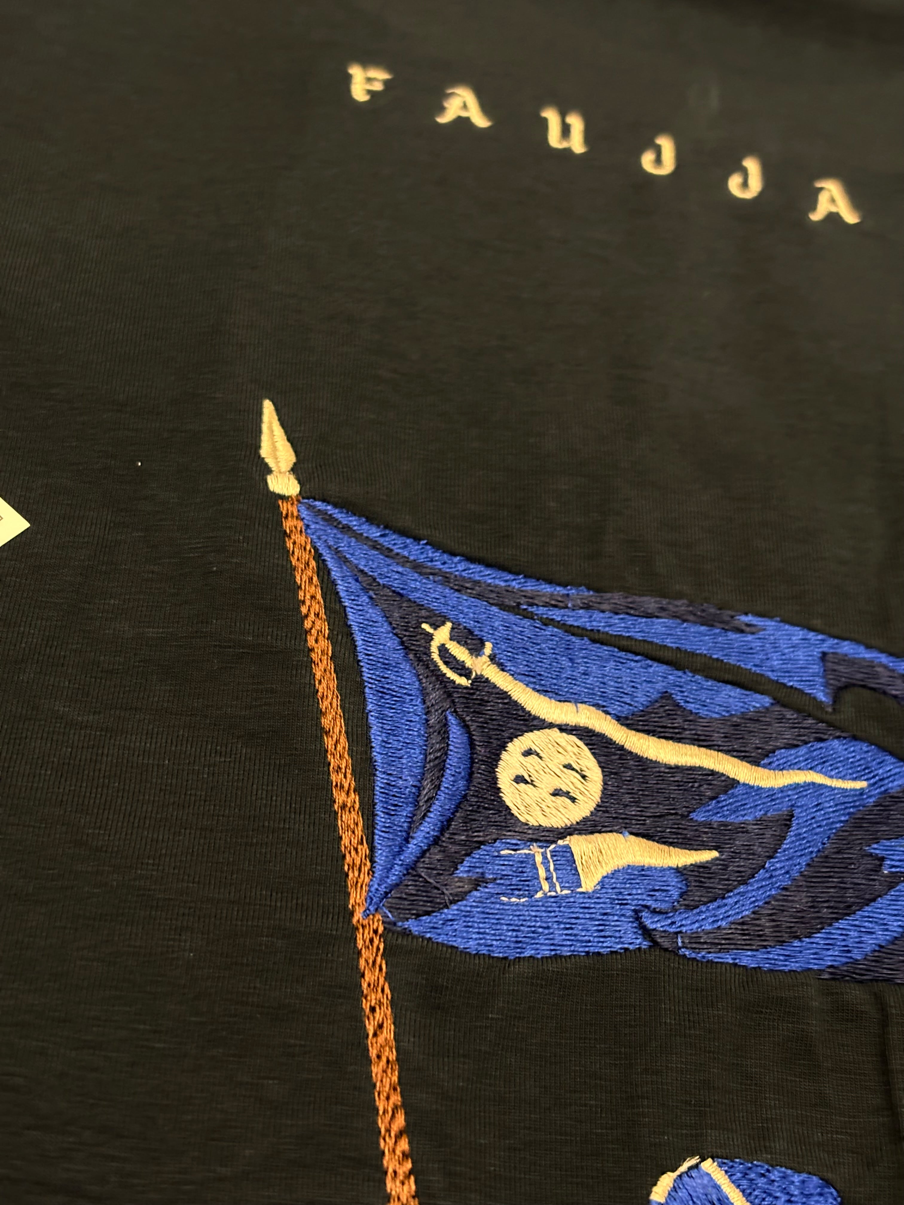 Chakarwarti Embroidery T-Shirt (Navy / White)