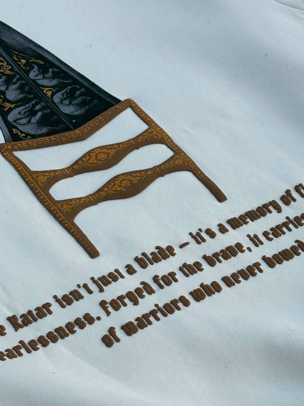 Kataar embroidery Sweatshirt (Beige)